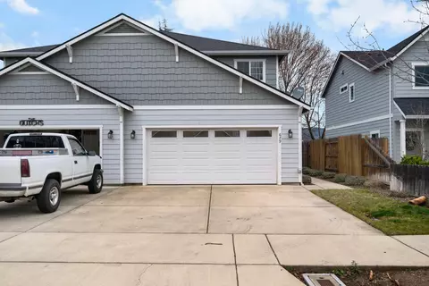 679 Kaitlin Ln, Medford, OR 97501