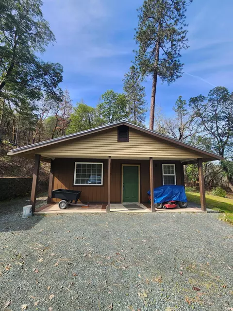 11238 Evans Creek Rd, Rogue River, OR 97537
