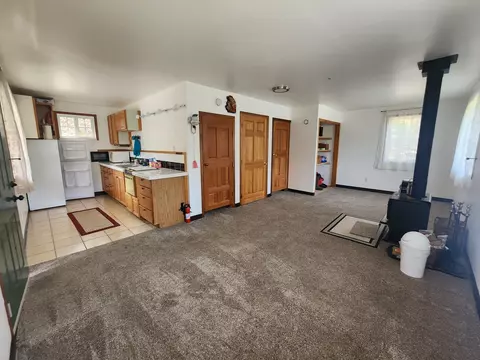 11238 Evans Creek Rd, Rogue River, OR 97537 photo 2