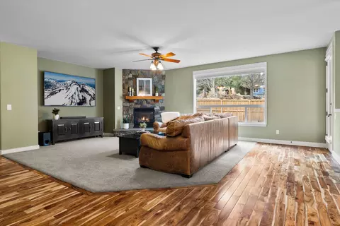 Living - 512 NW Flagline Dr, Bend, OR 97703 photo 1 of 4