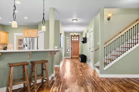 Entry Way - 512 NW Flagline Dr, Bend, OR 97703 photo 3 of 7