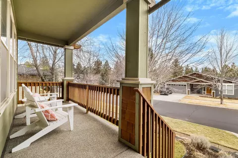 Exterior - 512 NW Flagline Dr, Bend, OR 97703 photo 6 of 7