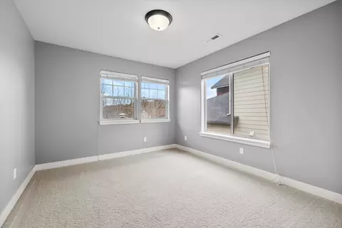 Bedroom - 512 NW Flagline Dr, Bend, OR 97703 photo 9 of 10