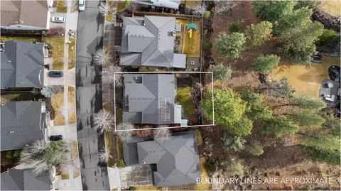View/Area - 512 NW Flagline Dr, Bend, OR 97703 photo 2 of 5