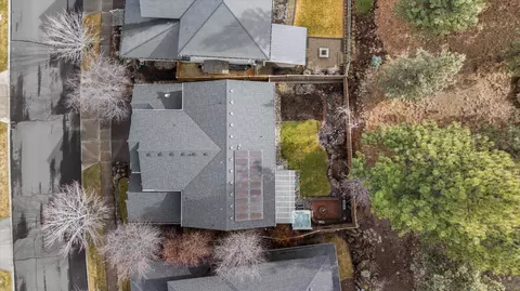 View/Area - 512 NW Flagline Dr, Bend, OR 97703 photo 3 of 5