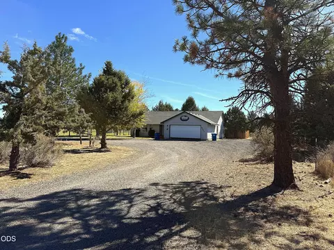 67070 Paradise Aly, Bend, OR 97703