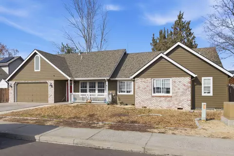 2934 NE Wells Acres Rd, Bend, OR 97701