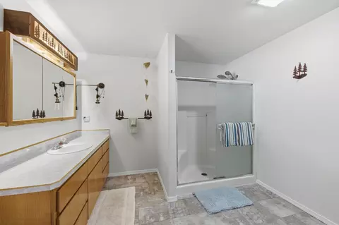 Bath - 1406 Circle Bar Dr, La Pine, OR 97739 photo 1 of 3