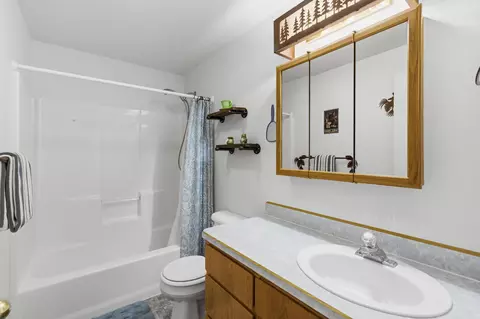 Bath - 1406 Circle Bar Dr, La Pine, OR 97739 photo 3 of 3