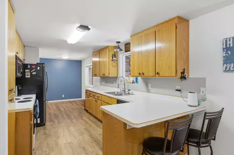 Kitchen - 1406 Circle Bar Dr, La Pine, OR 97739 photo 1 of 5