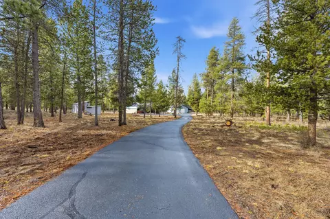 Exterior - 1406 Circle Bar Dr, La Pine, OR 97739 photo 3 of 13