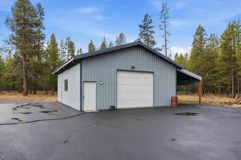 Exterior - 1406 Circle Bar Dr, La Pine, OR 97739 photo 2 of 13