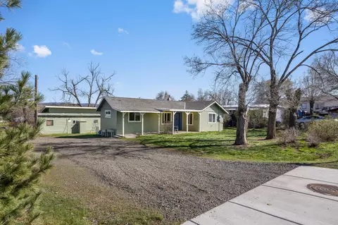 811 SW Madison St, Madras, OR 97741