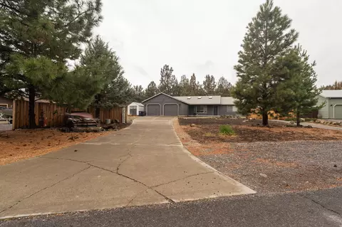 61325 King Josiah Pl, Bend, OR 97702