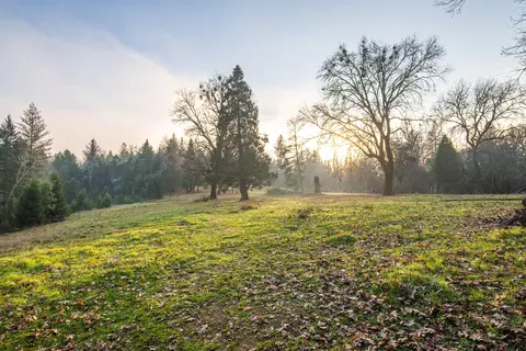 4401 Fish Hatchery Rd, Grants Pass, OR 97527