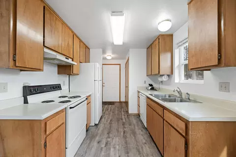 Entry Way - 731 Maple St, Central Point, OR 97502 photo 1 of 2