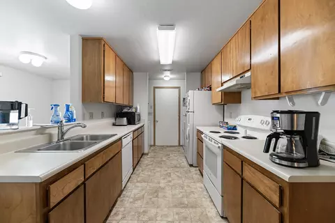 Kitchen - 731 Maple St, Central Point, OR 97502 photo 1 of 2