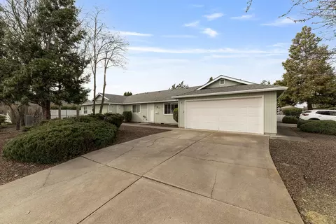 731 Maple St, Central Point, OR 97502