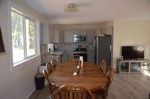 Dining - 53425 Kokanee Ln, La Pine, OR 97739 photo 2 of 2