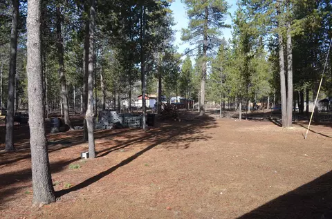 Exterior - 53425 Kokanee Ln, La Pine, OR 97739 photo 6 of 8