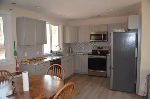Kitchen - 53425 Kokanee Ln, La Pine, OR 97739 photo 1 of 1