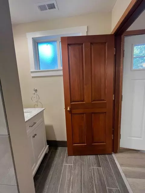 Bath - 53425 Kokanee Ln, La Pine, OR 97739 photo 2 of 3