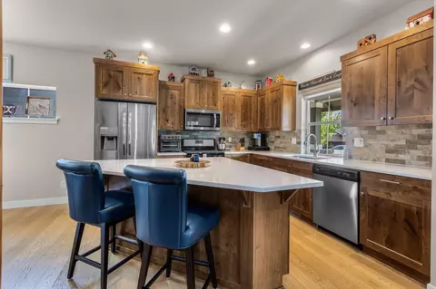 2713 NE Black Oak Pl, Bend, OR 97701