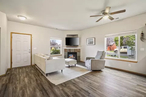 Living - 61210 Larkspur Loop, Bend, OR 97702 photo 3 of 3