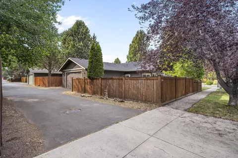 Exterior - 61210 Larkspur Loop, Bend, OR 97702 photo 6 of 6