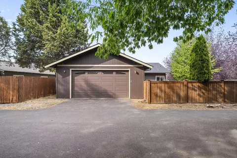 Exterior - 61210 Larkspur Loop, Bend, OR 97702 photo 5 of 6