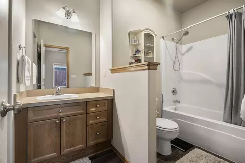 Bath - 61210 Larkspur Loop, Bend, OR 97702 photo 1 of 2