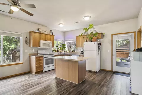 Kitchen - 61210 Larkspur Loop, Bend, OR 97702 photo 1 of 4