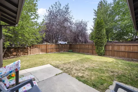Exterior - 61210 Larkspur Loop, Bend, OR 97702 photo 2 of 6