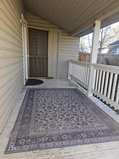 704 SW K St, Grants Pass, OR 97526