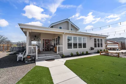 4886 Antelope Rd, White City, OR 97503