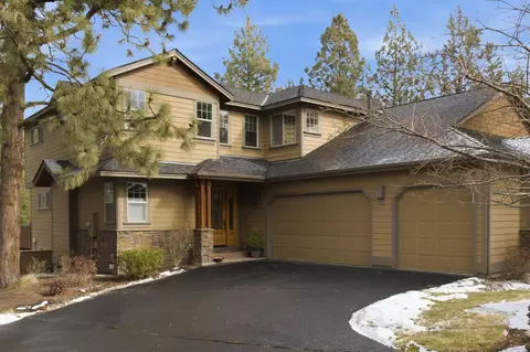 2526 NW Locke Ct, Bend, OR 97703