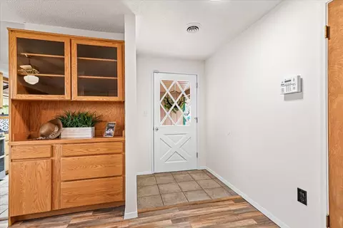 Entry Way - 401 Elm St, Phoenix, OR 97535 photo 1 of 1