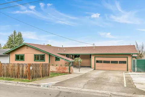 Exterior - 401 Elm St, Phoenix, OR 97535 photo 13 of 13