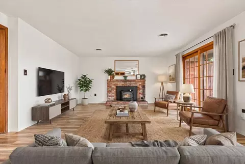 Living - 401 Elm St, Phoenix, OR 97535 photo 1 of 7