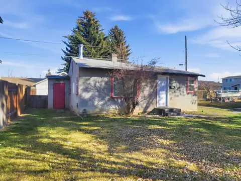 346 SW 12th St, Redmond, OR 97756