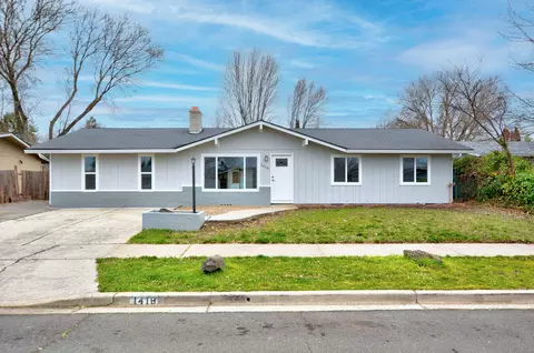 1418 Coquette St, Medford, OR 97504