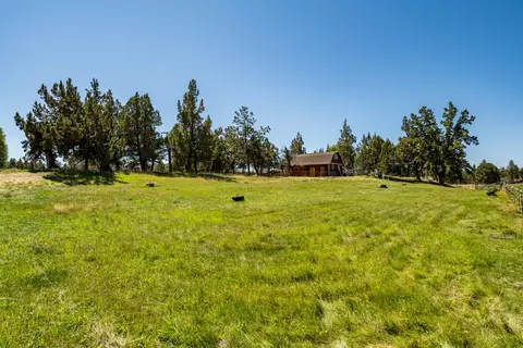 Exterior - 62111 Cody Rd, Bend, OR 97701 photo 18 of 20