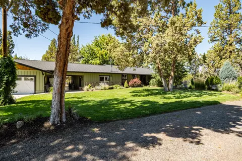 Exterior - 62111 Cody Rd, Bend, OR 97701 photo 2 of 20