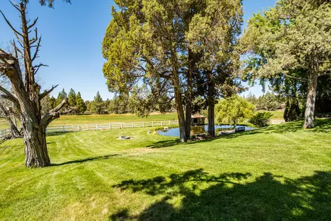 Exterior - 62111 Cody Rd, Bend, OR 97701 photo 6 of 20