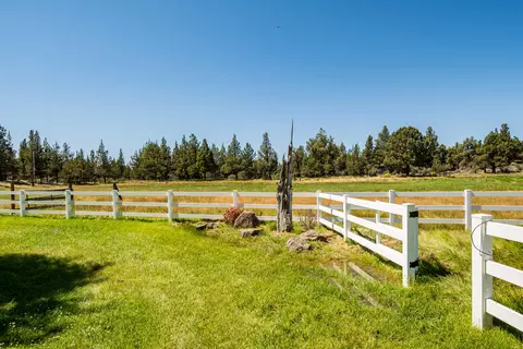 Exterior - 62111 Cody Rd, Bend, OR 97701 photo 9 of 20
