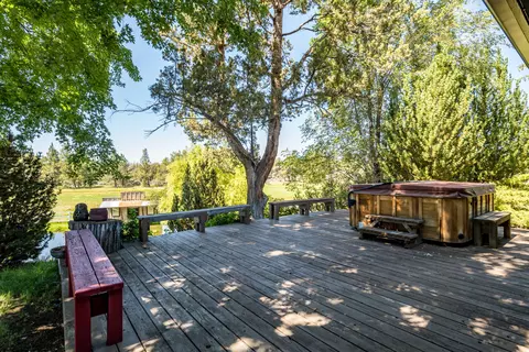 Exterior - 62111 Cody Rd, Bend, OR 97701 photo 13 of 20