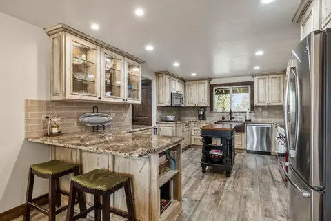 Kitchen - 62111 Cody Rd, Bend, OR 97701 photo 1 of 6