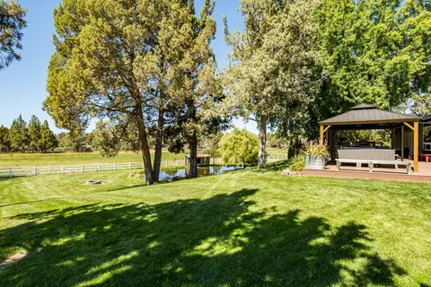 Exterior - 62111 Cody Rd, Bend, OR 97701 photo 5 of 20