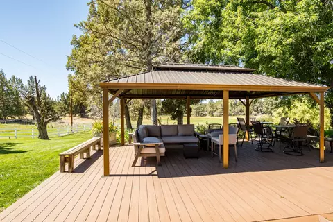 Exterior - 62111 Cody Rd, Bend, OR 97701 photo 14 of 20