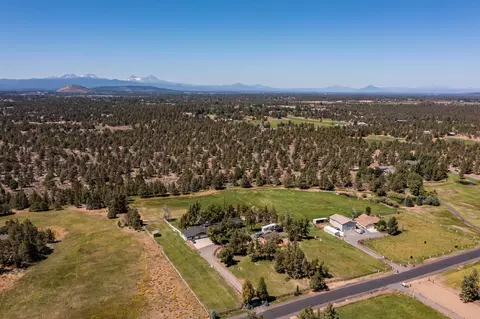 View/Area - 62111 Cody Rd, Bend, OR 97701 photo 2 of 4